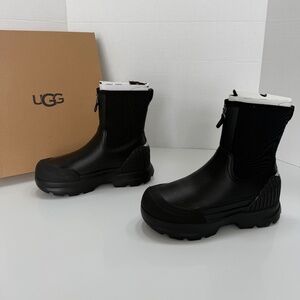 Ugg Neumel X Zip Women's size 9